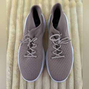 Ruibao “TikTok” comfort sneakers, size 42/10.5 in khaki. No tags-like new.